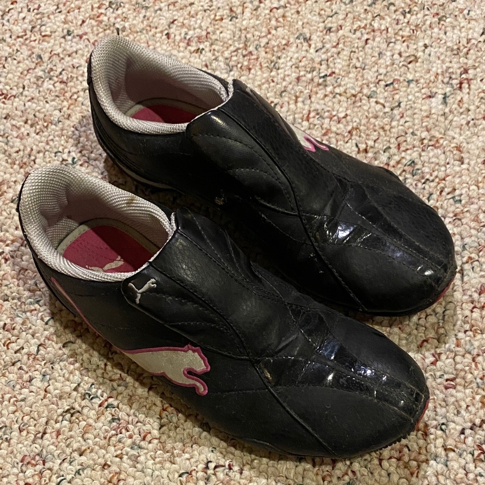 Puma women’s Black and Pink Athletic Shoes